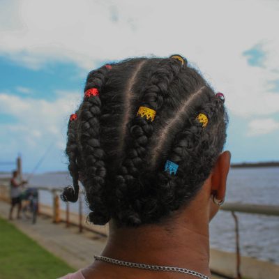 Ensaio fotográfico "Raízes" exibe a diversidade de cabelos de homens negros
