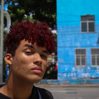 Ensaio fotográfico "Raízes" exibe a diversidade de cabelos de homens negros